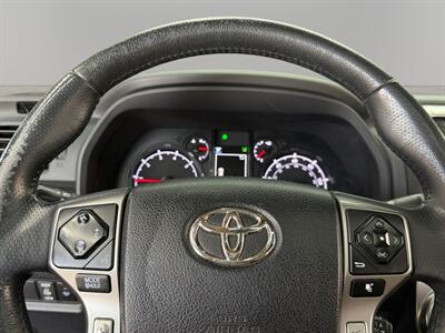 2022 Toyota 4Runner SR5 Premium   - Photo 18 - Lennox, CA 90304