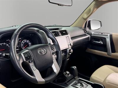 2022 Toyota 4Runner SR5 Premium   - Photo 16 - Lennox, CA 90304