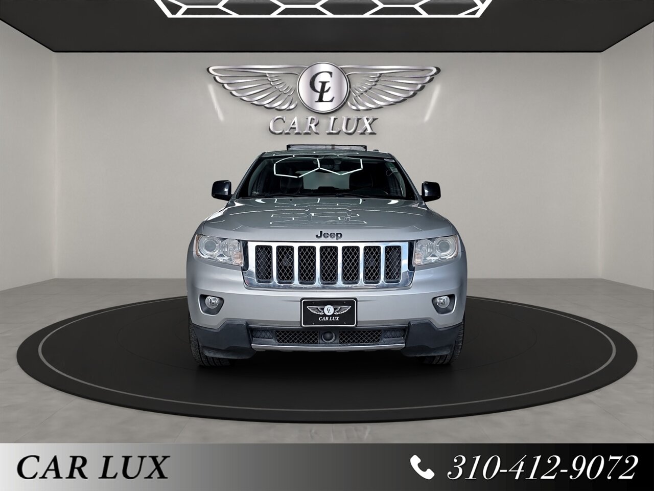 2012 Jeep Grand Cherokee Overland photo 2