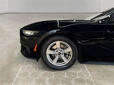 2024 Ford Mustang EcoBoost - Photo 14 - Lennox, CA 90304