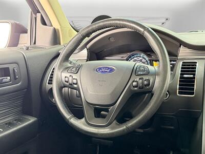 2016 Ford Flex SEL   - Photo 12 - Lennox, CA 90304