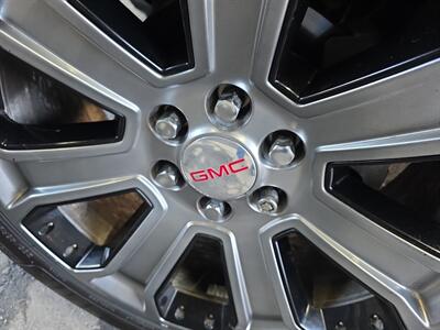 2017 GMC Yukon Denali   - Photo 14 - Lennox, CA 90304