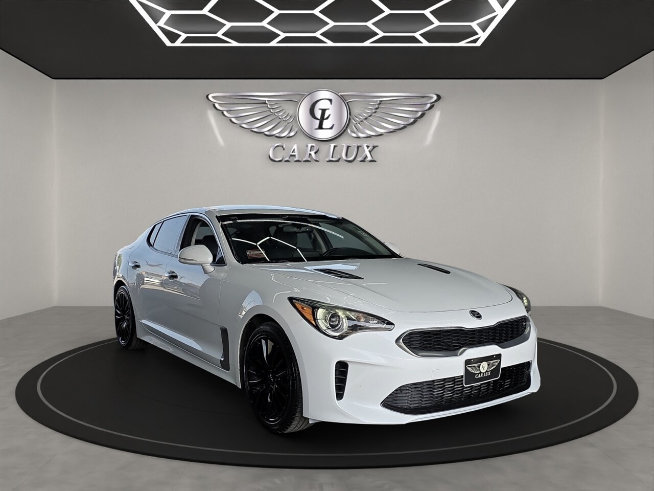 2019 Kia Stinger - Photo 1 - Lennox, CA 90304