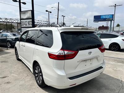 2018 Toyota Sienna Limited Premium 7-Pa   - Photo 8 - Lennox, CA 90304