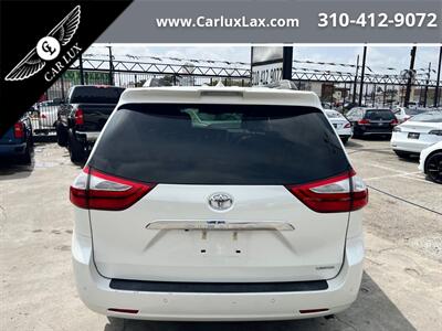 2018 Toyota Sienna Limited Premium 7-Pa   - Photo 9 - Lennox, CA 90304