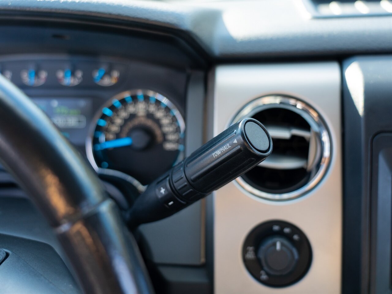 2014 Ford F-150 XLT - Photo 38 - Washington, MI 48094