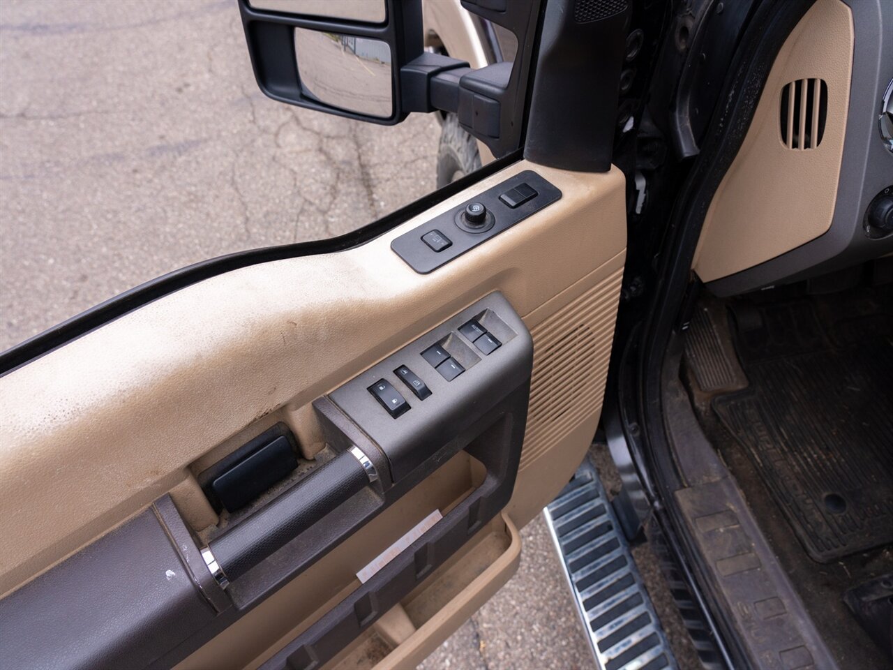 2012 Ford F-250 Super Duty Lariat - Photo 26 - Washington, MI 48094