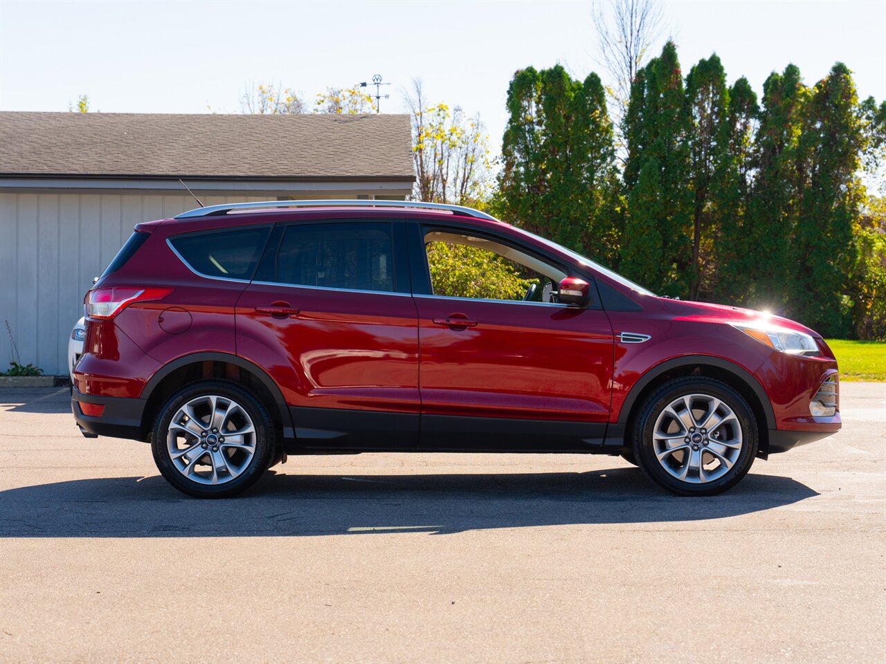 2016 Ford Escape Titanium   - Photo 4 - Washington, MI 48094