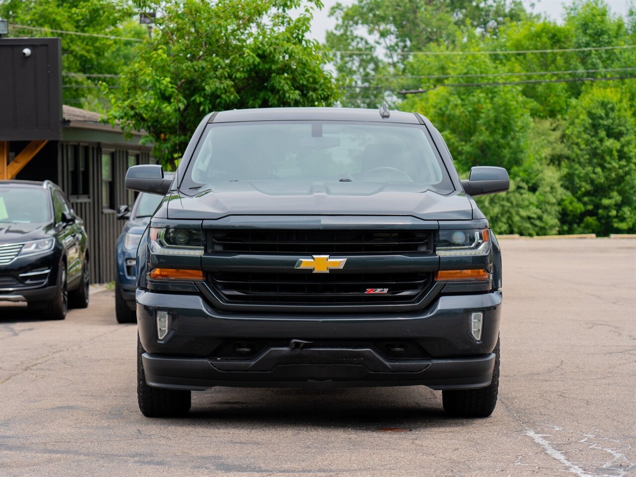 2018 Chevrolet Silverado 1500 LT   - Photo 2 - Washington, MI 48094