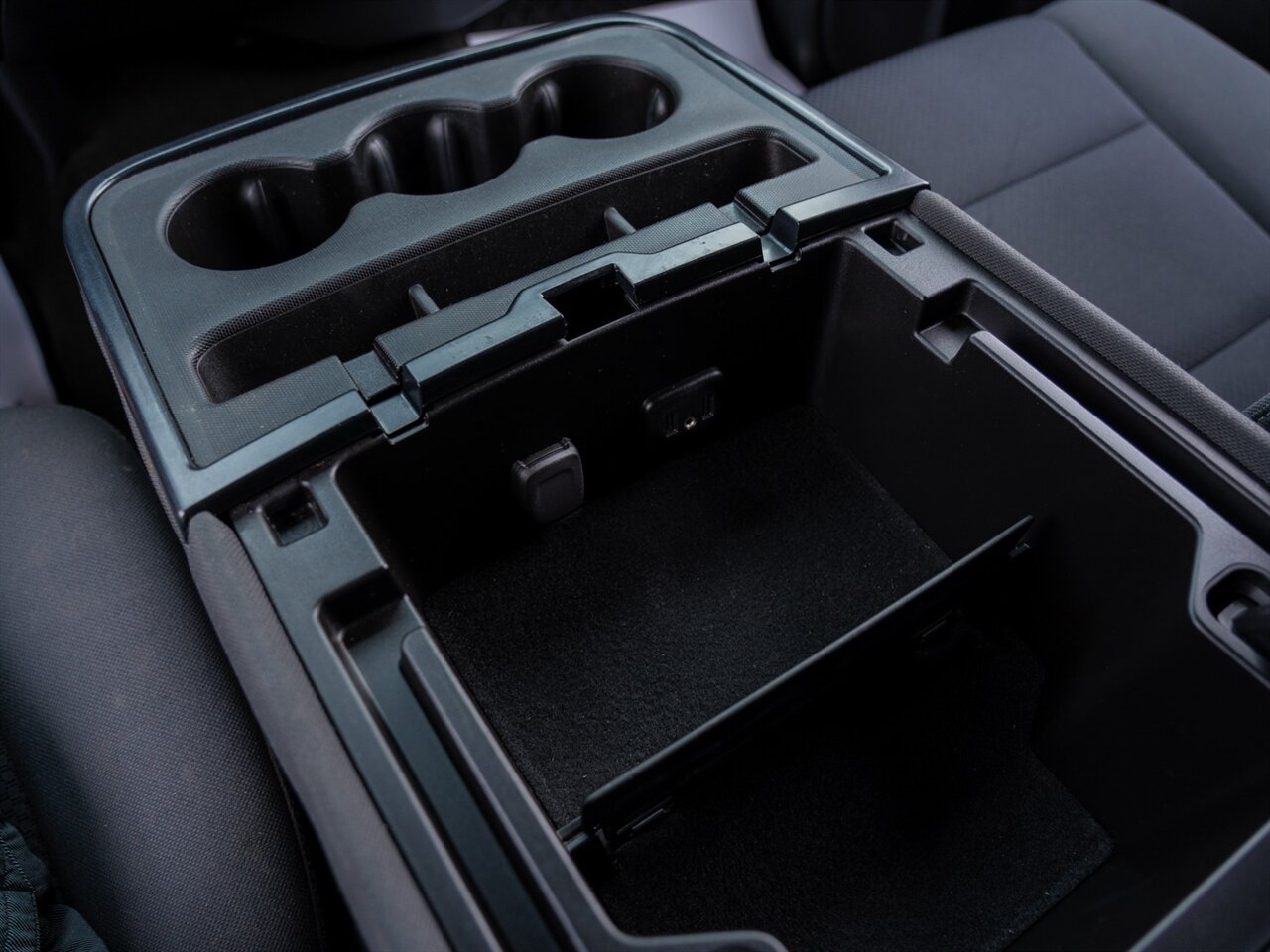 2018 Chevrolet Silverado 1500 LT   - Photo 40 - Washington, MI 48094