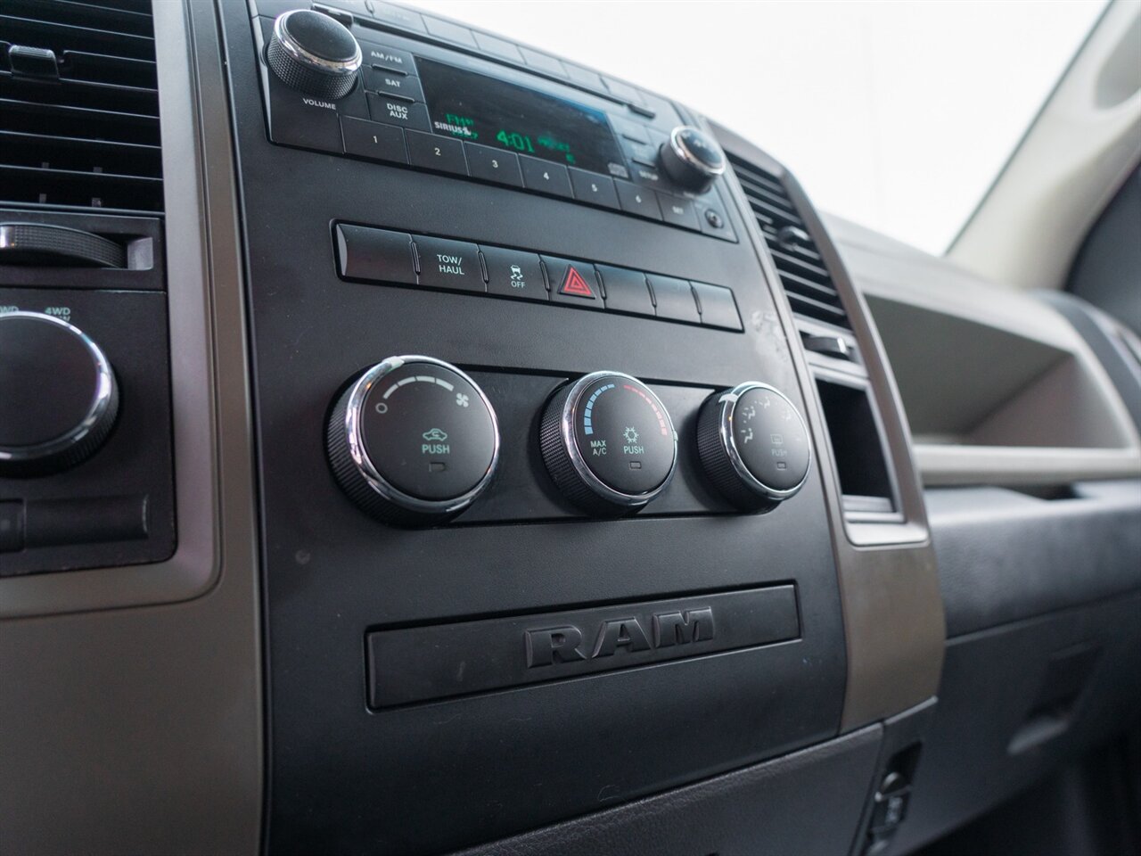 2012 RAM 1500 Express - Photo 29 - Washington, MI 48094