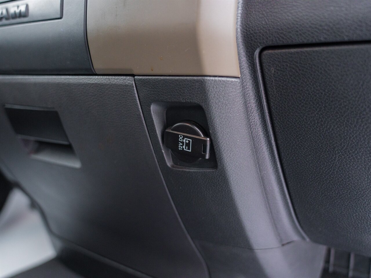 2012 RAM 1500 Express - Photo 36 - Washington, MI 48094