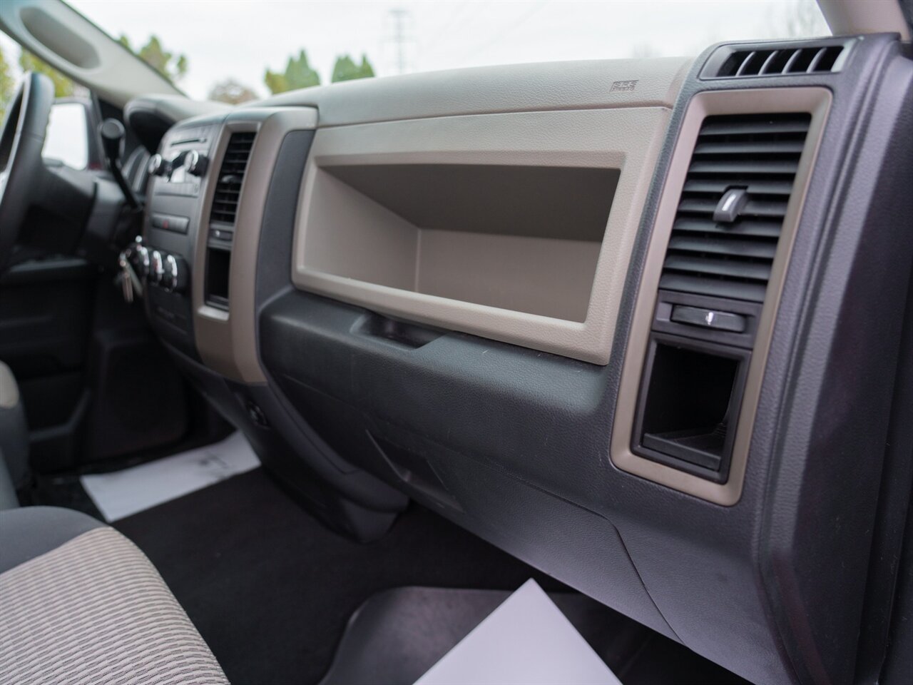 2012 RAM 1500 Express - Photo 37 - Washington, MI 48094