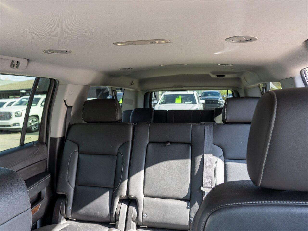 2019 Chevrolet Suburban LT - Photo 25 - Washington, MI 48094