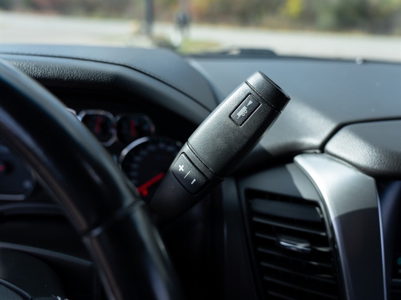 2019 Chevrolet Suburban LT - Photo 42 - Washington, MI 48094