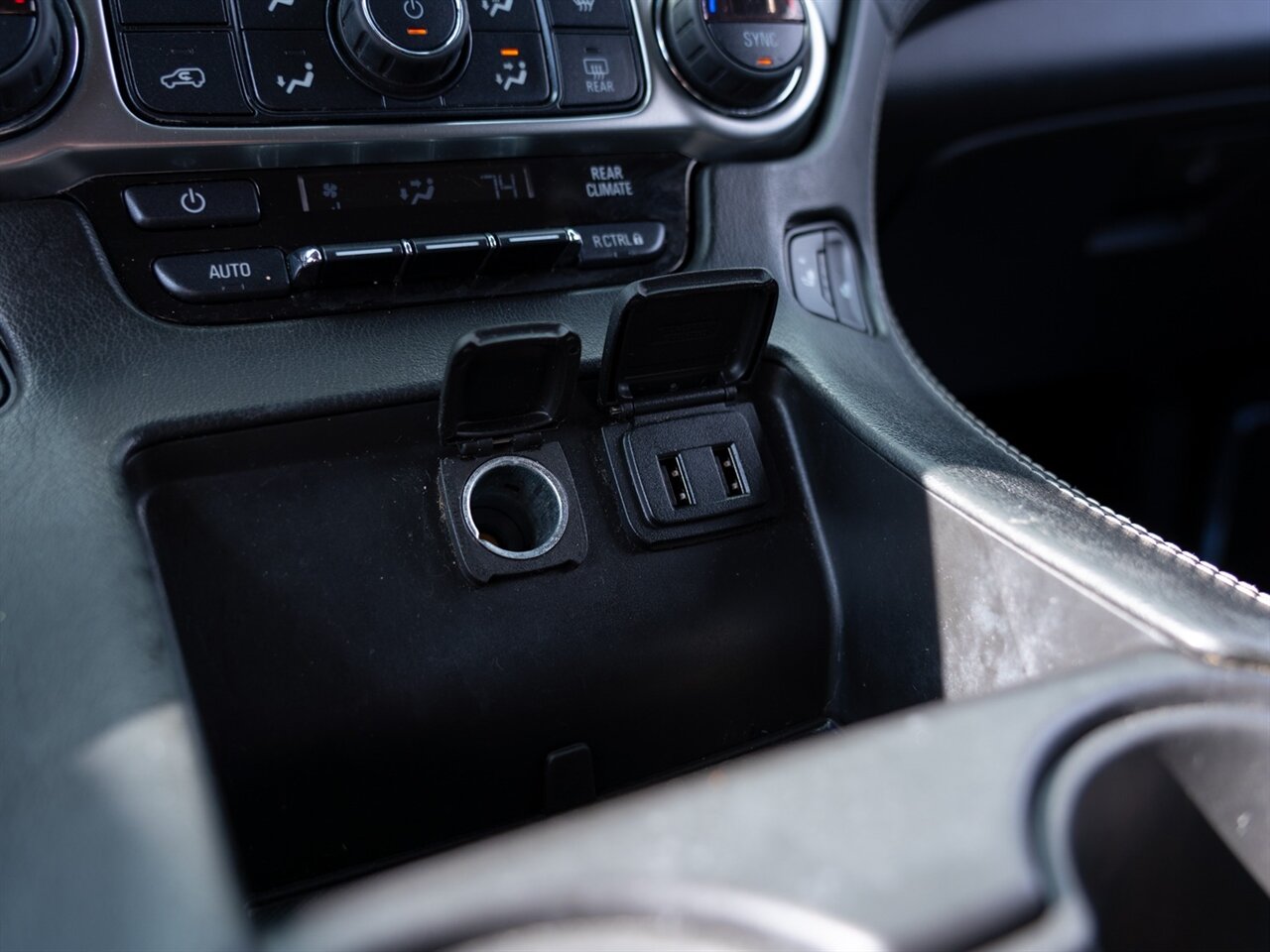 2019 Chevrolet Suburban LT - Photo 41 - Washington, MI 48094