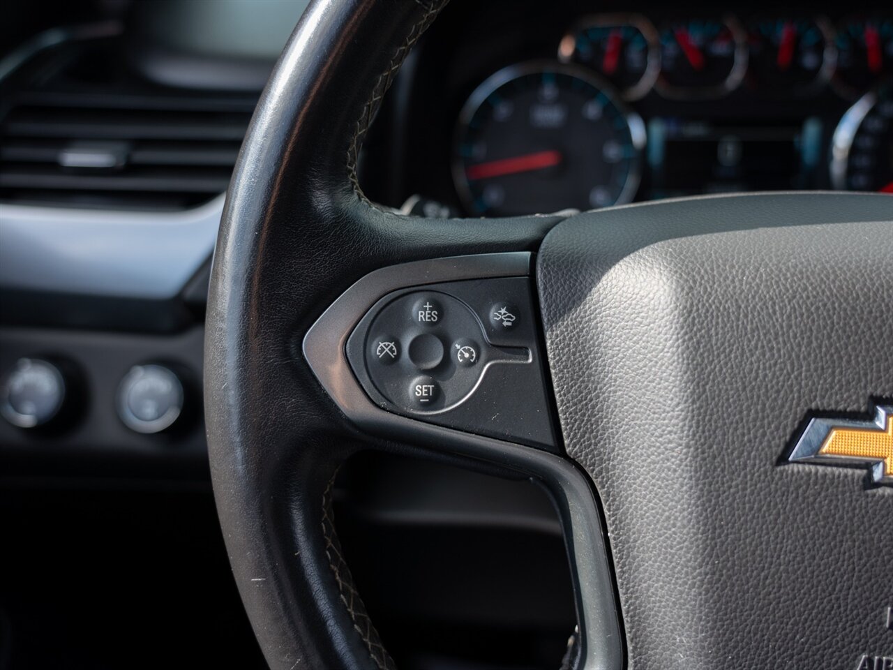 2019 Chevrolet Suburban LT - Photo 31 - Washington, MI 48094