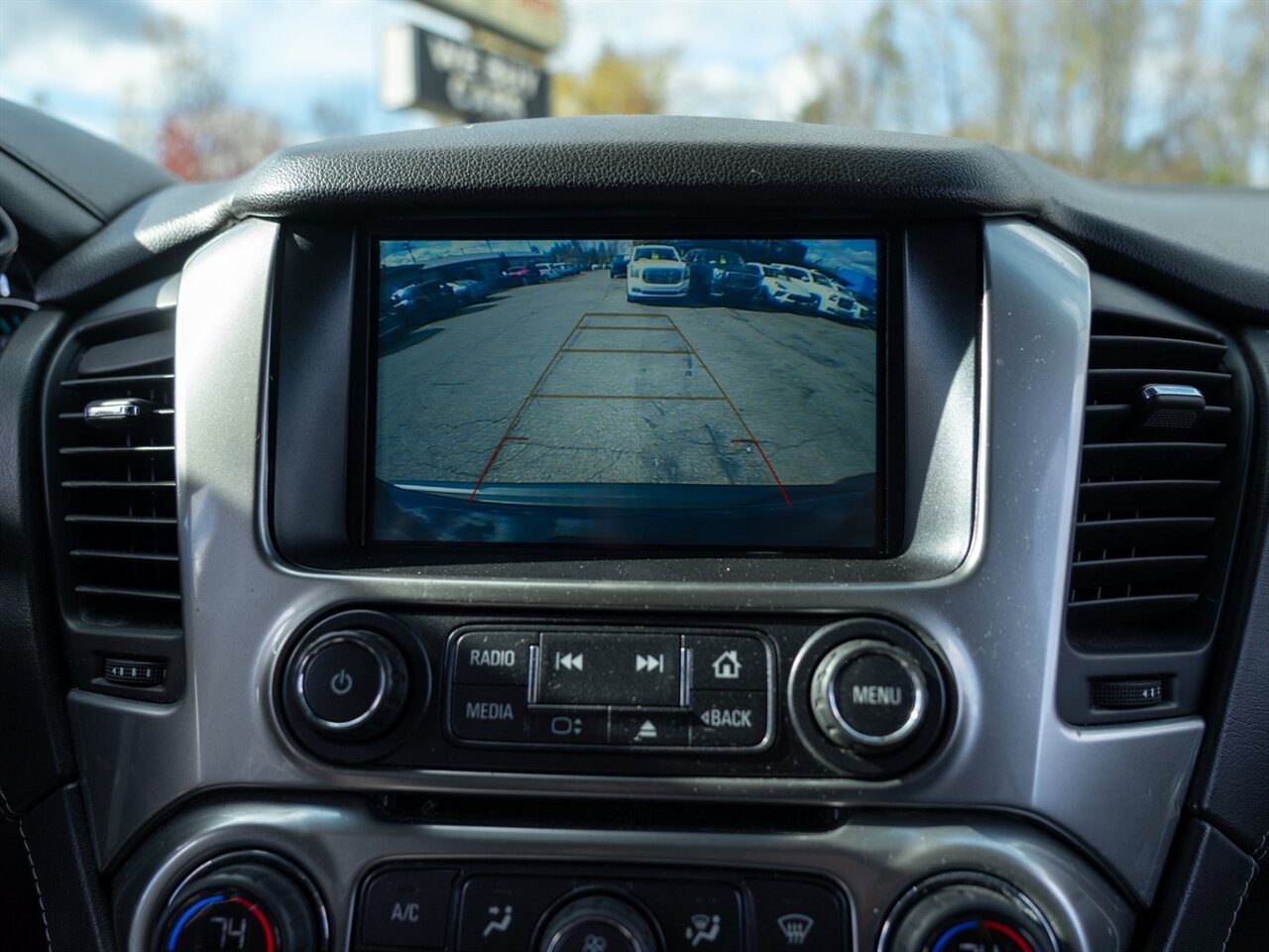 2019 Chevrolet Suburban LT - Photo 33 - Washington, MI 48094