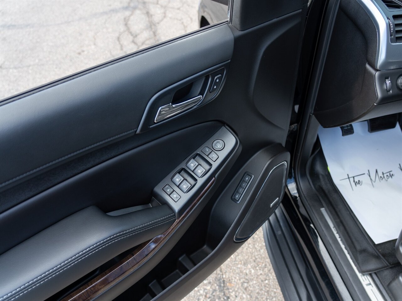 2019 Chevrolet Suburban LT - Photo 15 - Washington, MI 48094