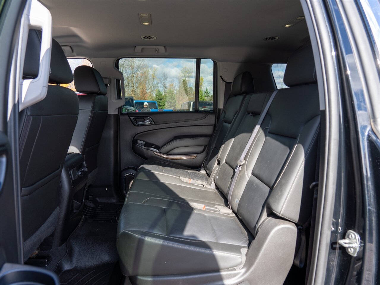 2019 Chevrolet Suburban LT - Photo 23 - Washington, MI 48094