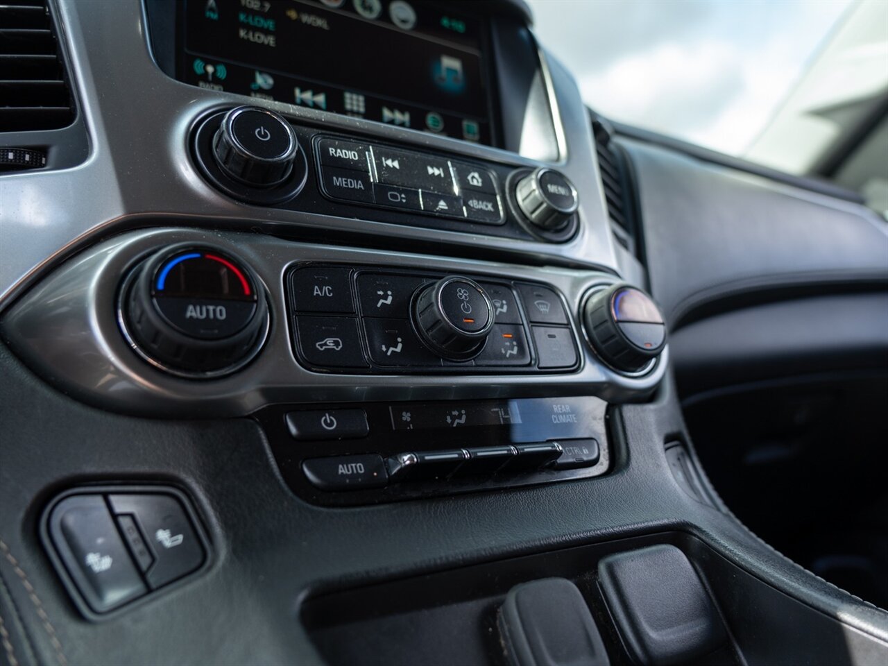 2019 Chevrolet Suburban LT - Photo 36 - Washington, MI 48094