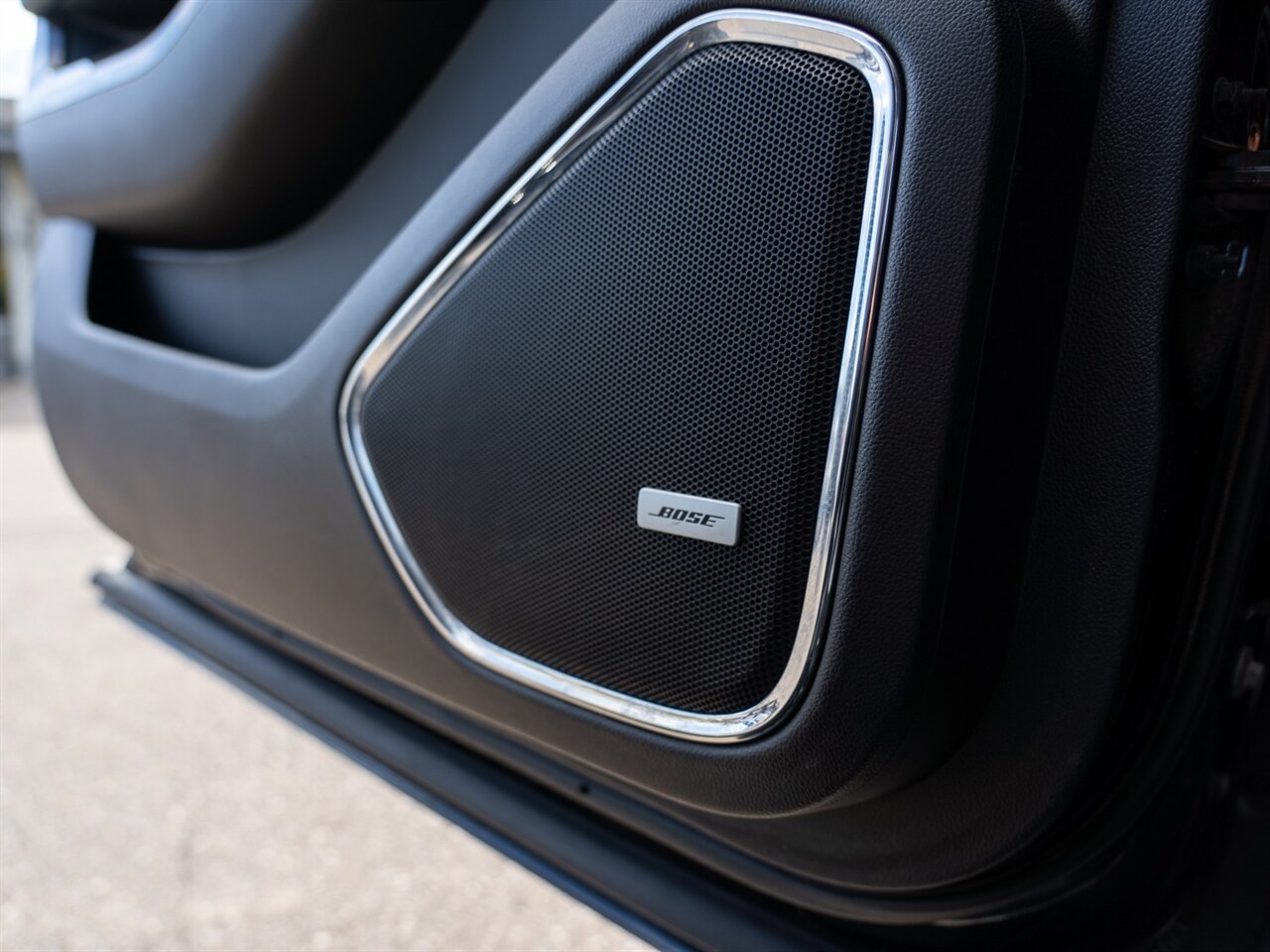 2019 Chevrolet Suburban LT - Photo 16 - Washington, MI 48094