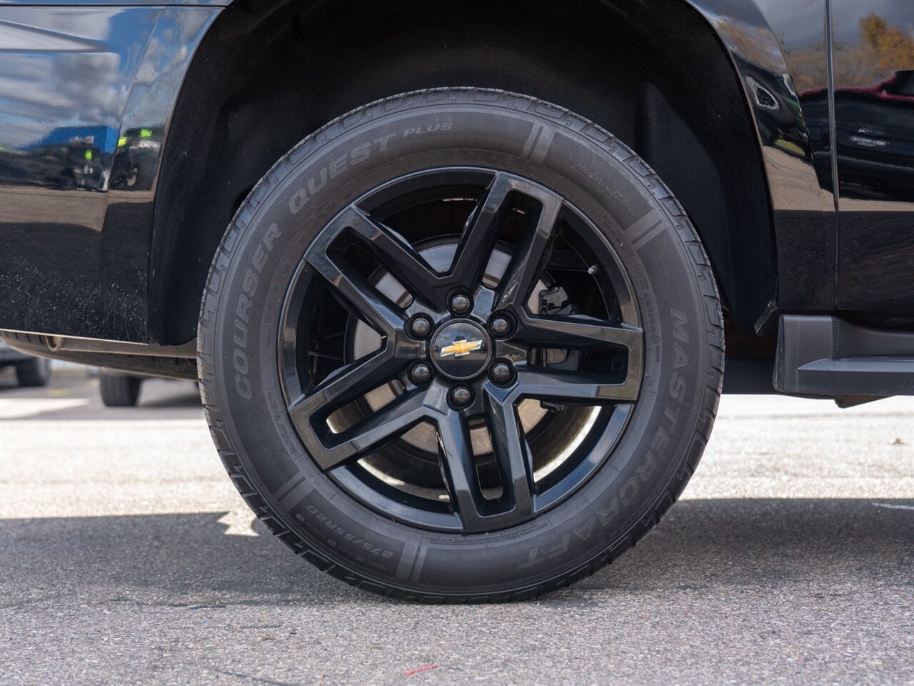 2019 Chevrolet Suburban LT - Photo 48 - Washington, MI 48094