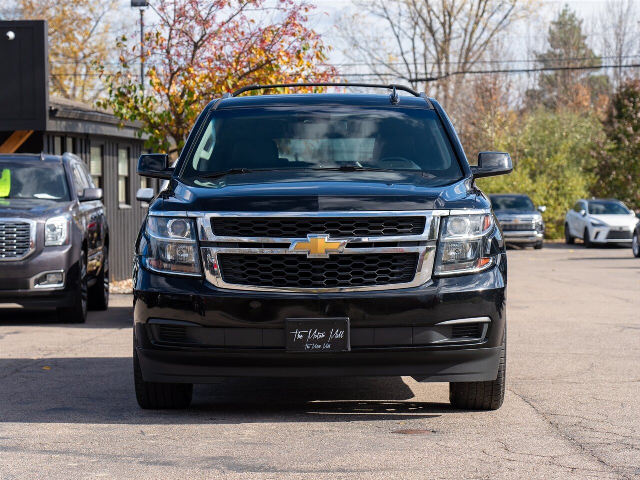 2019 Chevrolet Suburban LT - Photo 2 - Washington, MI 48094