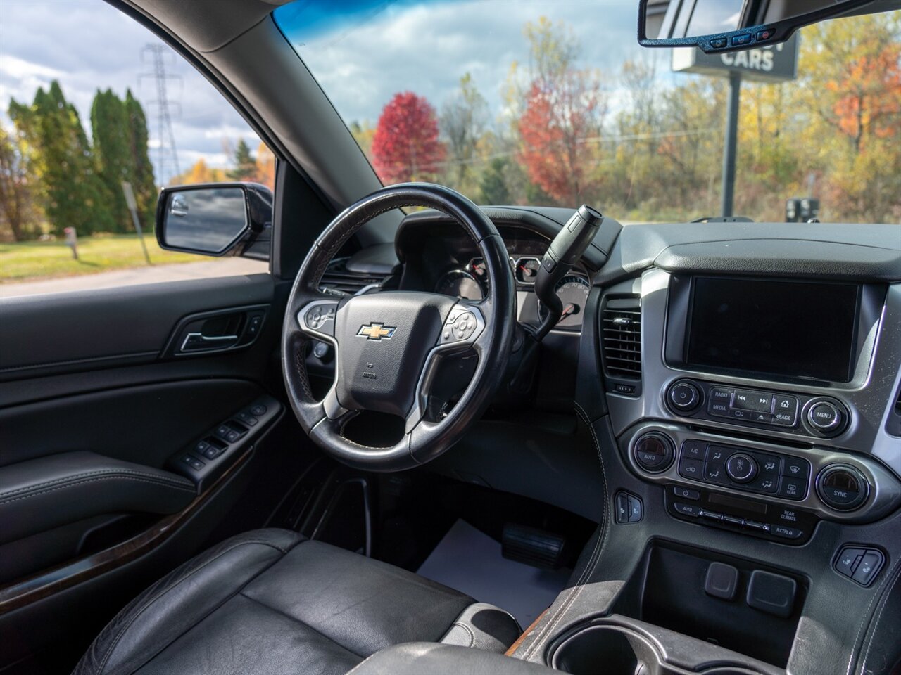 2019 Chevrolet Suburban LT - Photo 28 - Washington, MI 48094