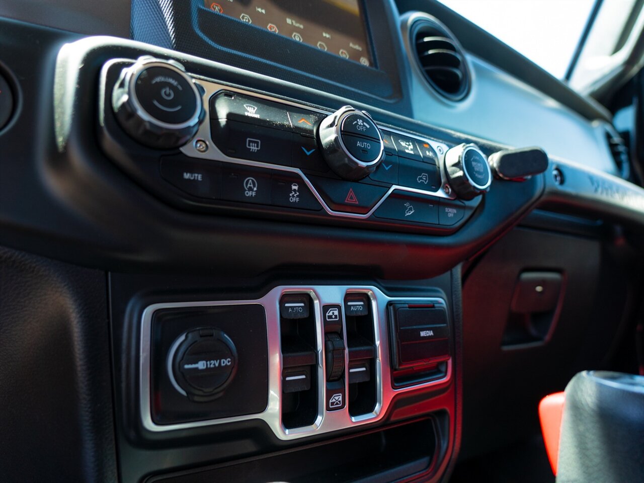 2018 Jeep Wrangler Unlimited Sport S - Photo 30 - Washington, MI 48094
