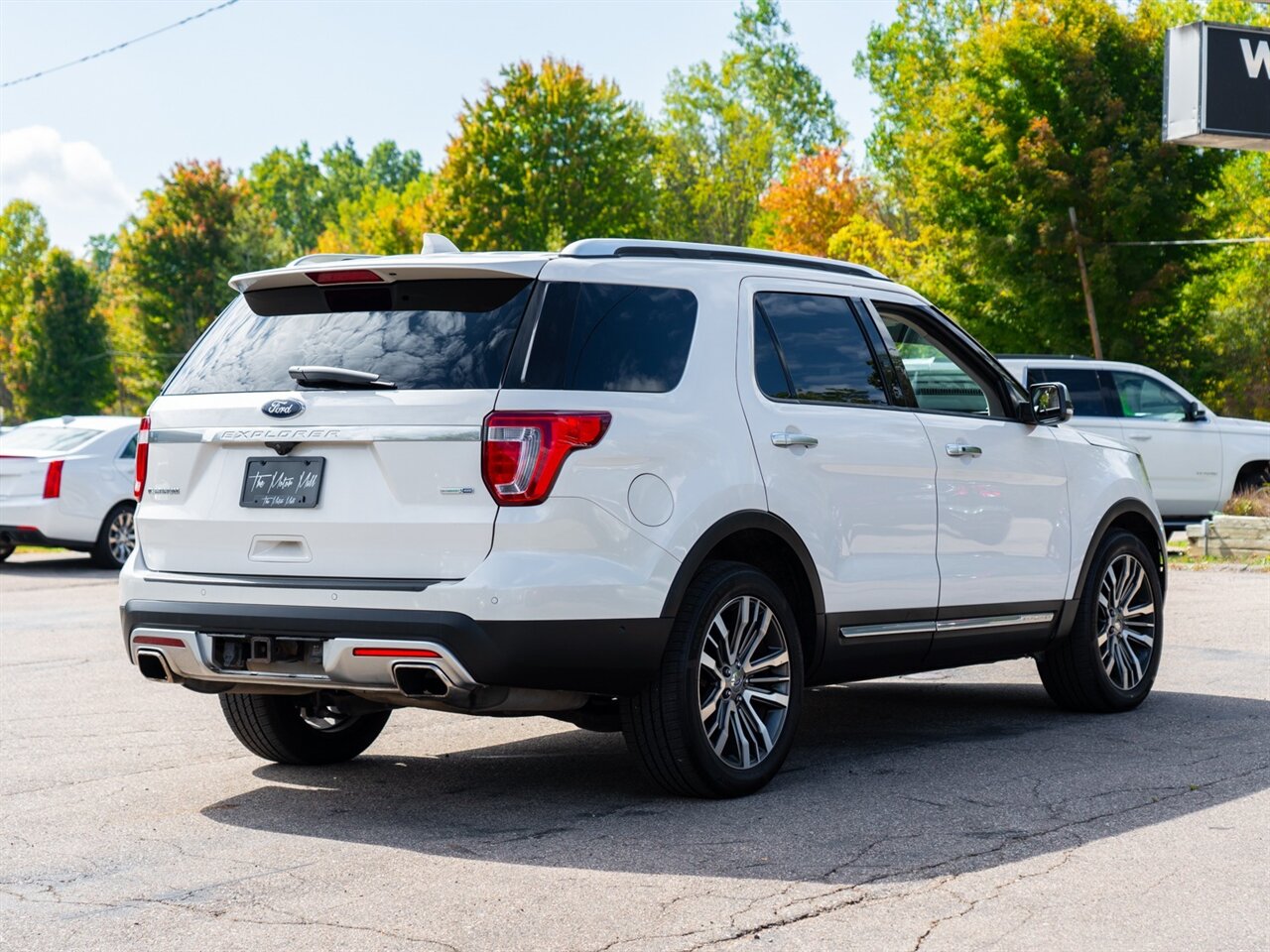 2017 Ford Explorer Platinum - Photo 5 - Washington, MI 48094