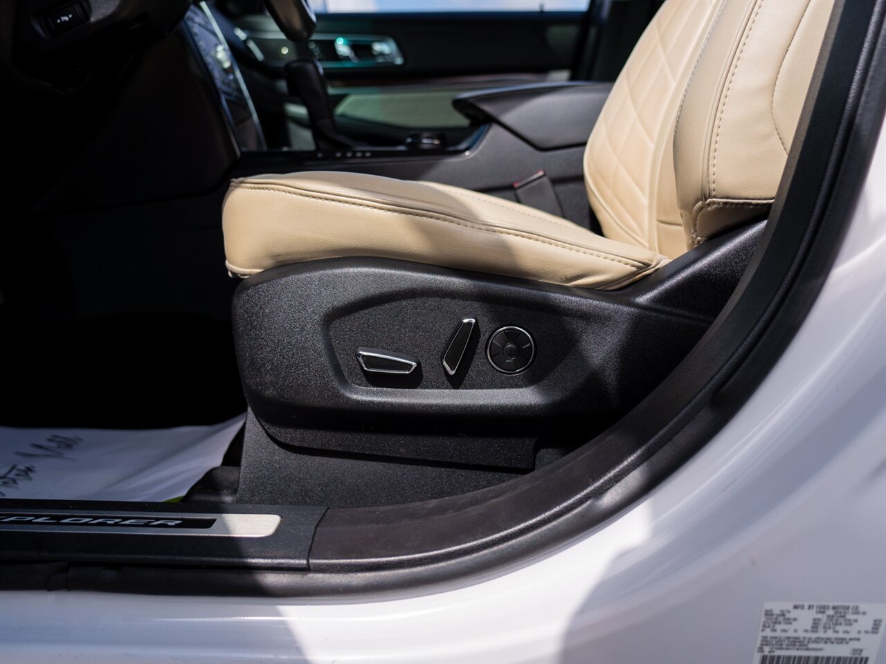 2017 Ford Explorer Platinum - Photo 17 - Washington, MI 48094