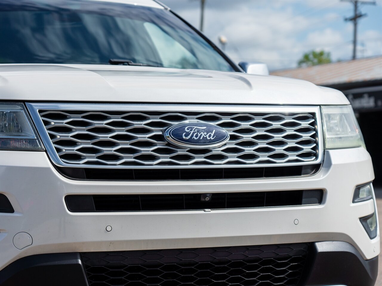 2017 Ford Explorer Platinum - Photo 9 - Washington, MI 48094