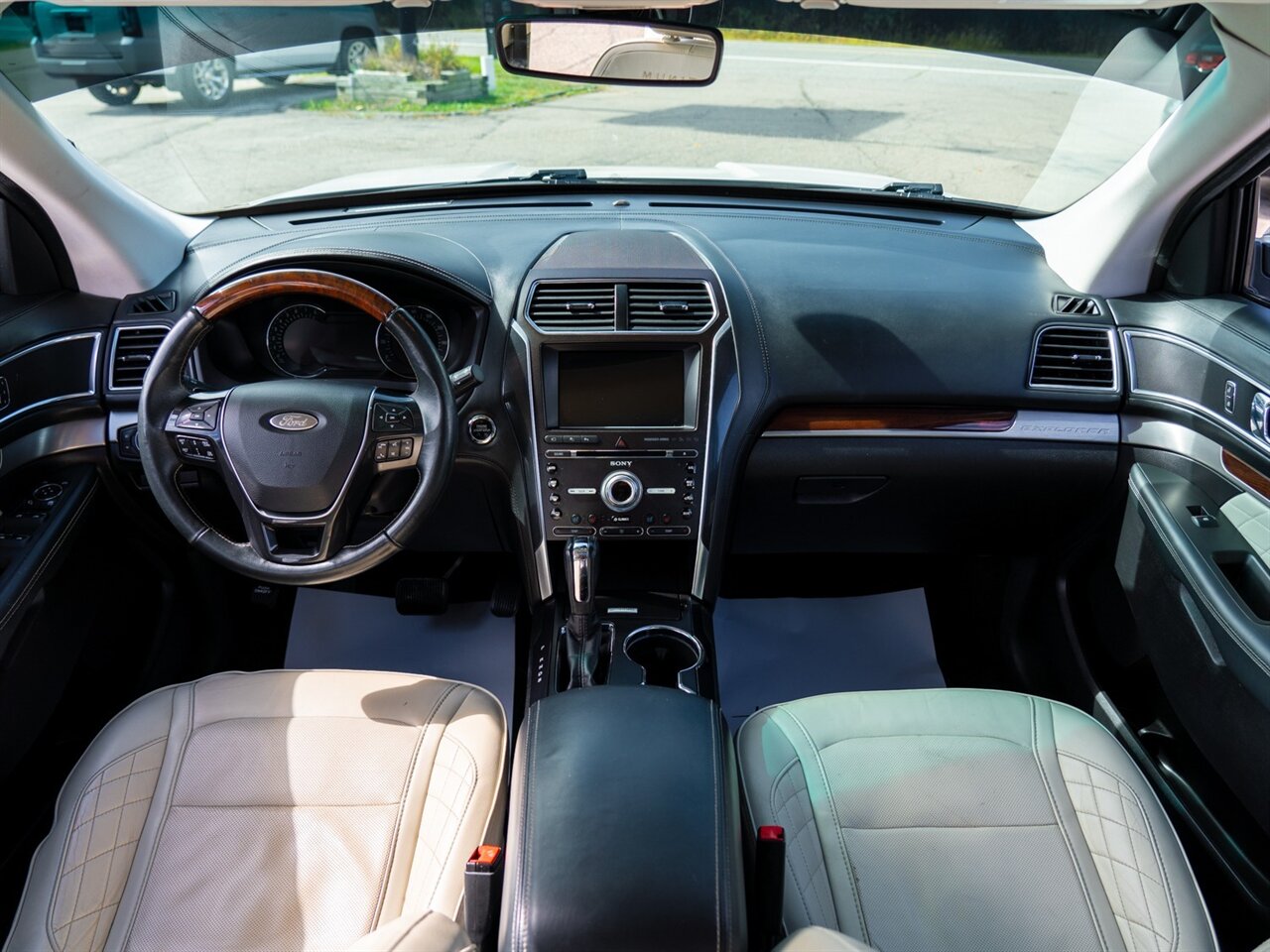 2017 Ford Explorer Platinum - Photo 27 - Washington, MI 48094