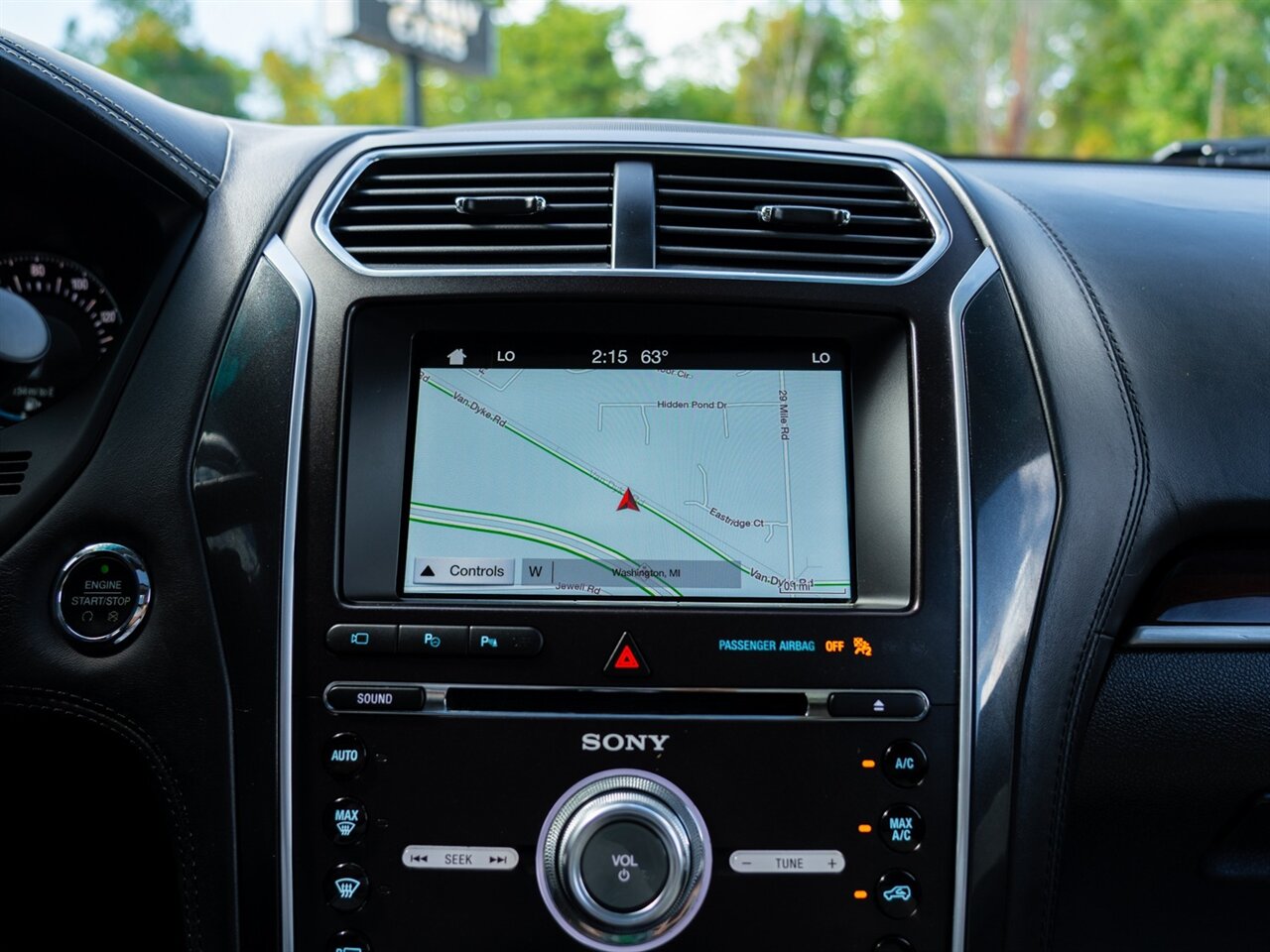 2017 Ford Explorer Platinum - Photo 34 - Washington, MI 48094