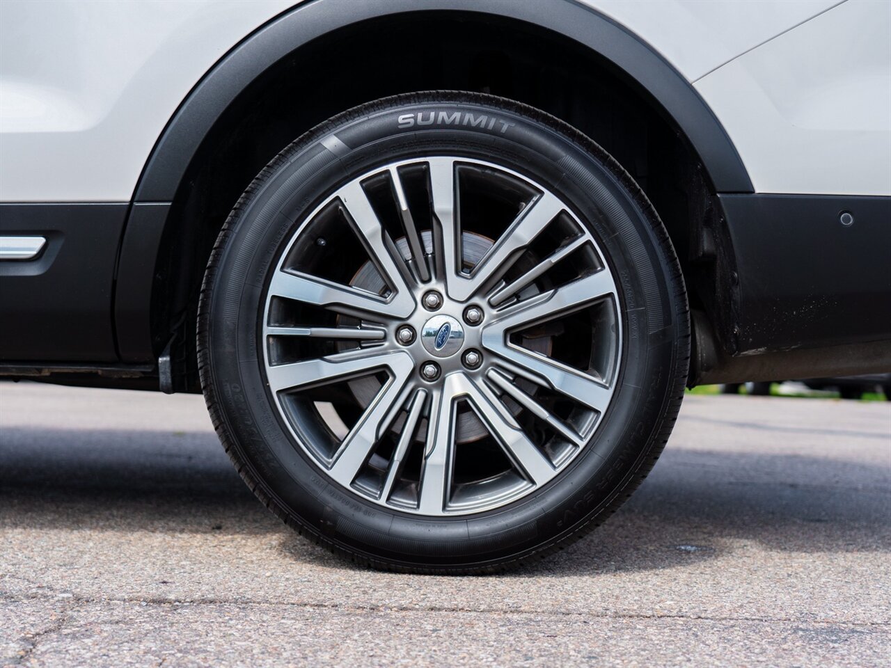 2017 Ford Explorer Platinum - Photo 49 - Washington, MI 48094