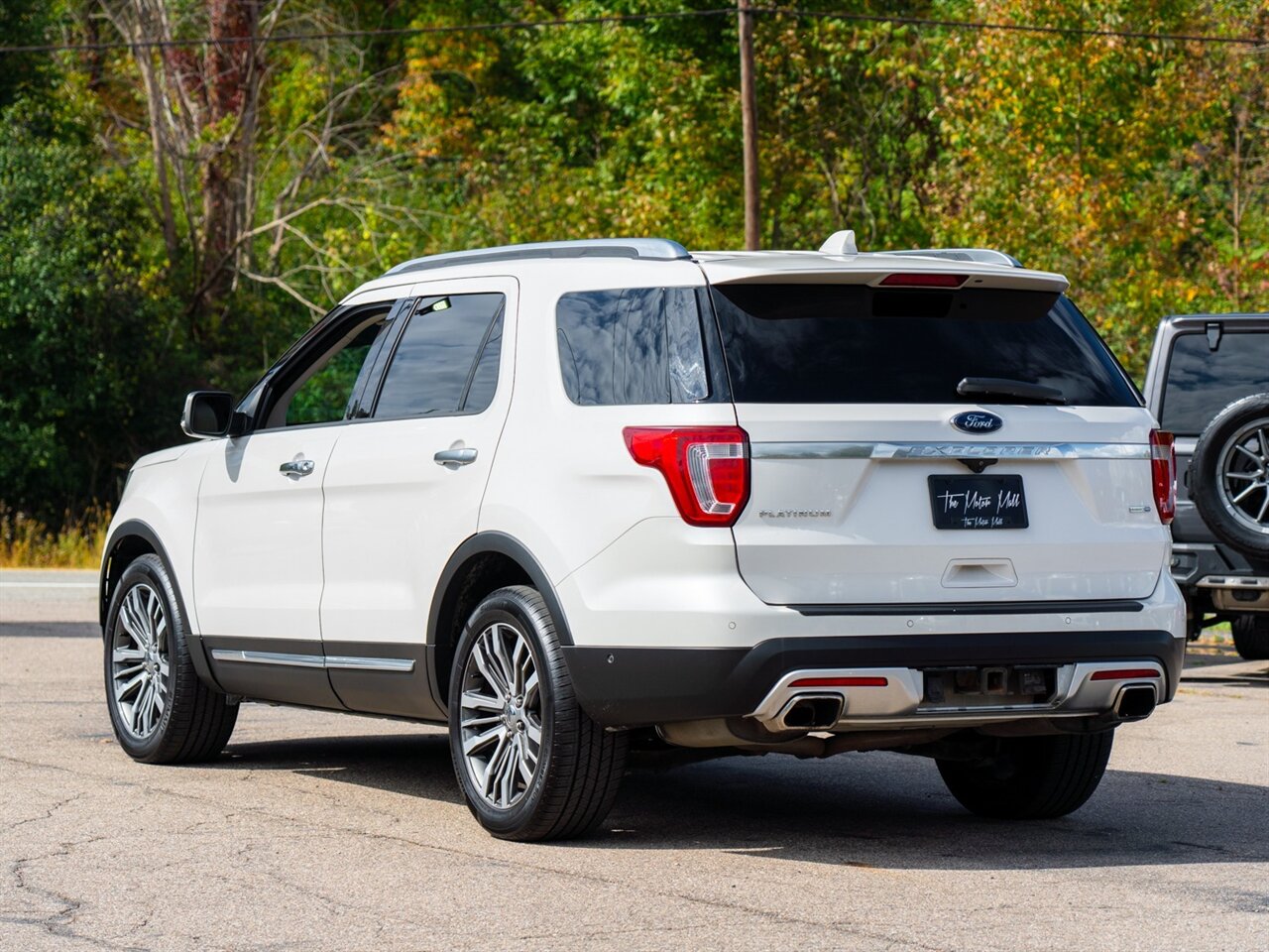 2017 Ford Explorer Platinum - Photo 7 - Washington, MI 48094