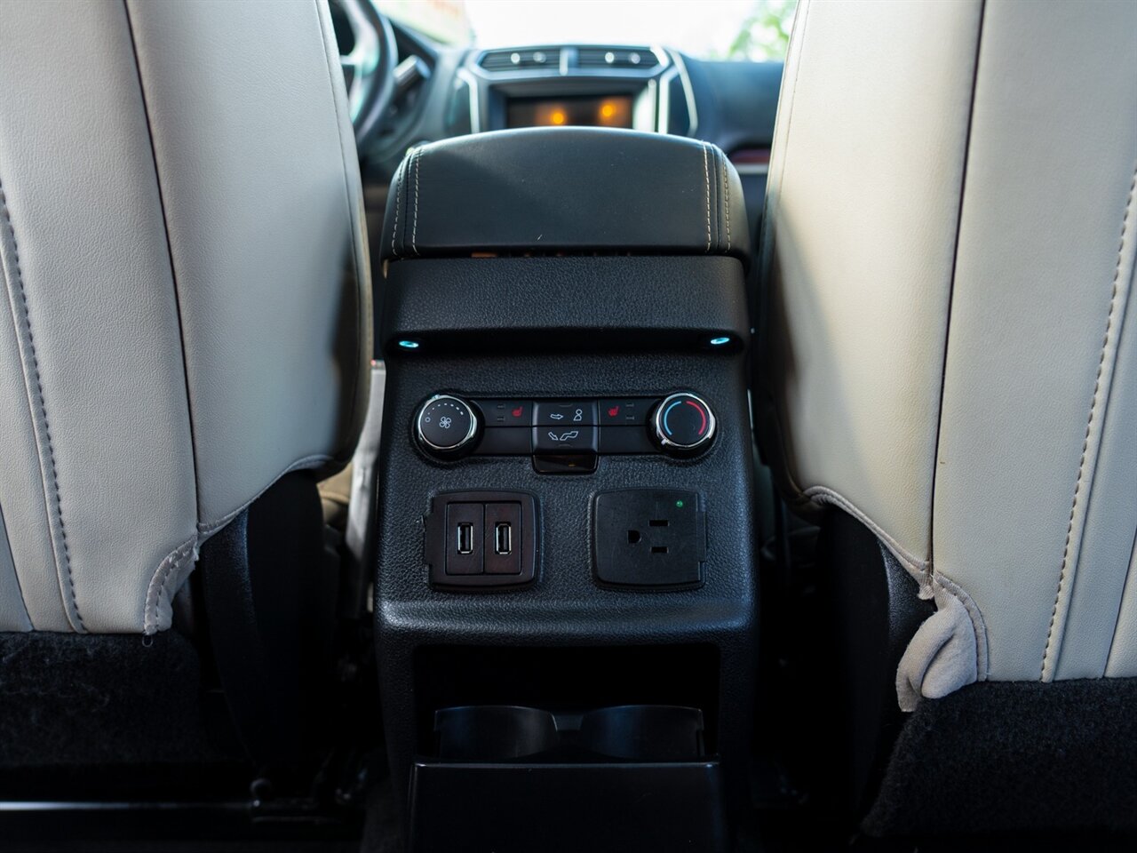 2017 Ford Explorer Platinum - Photo 26 - Washington, MI 48094