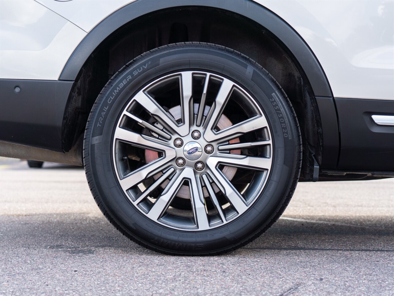 2017 Ford Explorer Platinum - Photo 48 - Washington, MI 48094