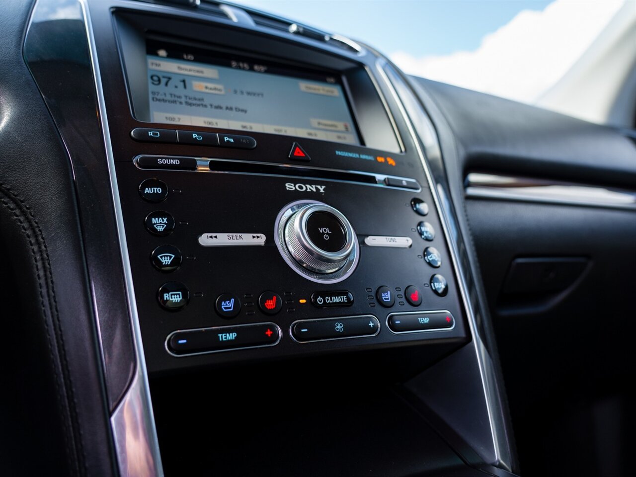 2017 Ford Explorer Platinum - Photo 36 - Washington, MI 48094