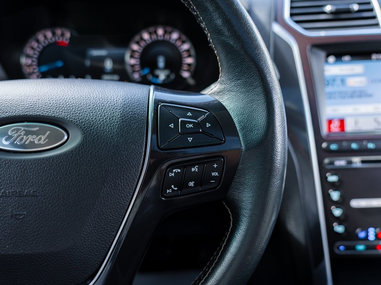 2017 Ford Explorer Platinum - Photo 32 - Washington, MI 48094