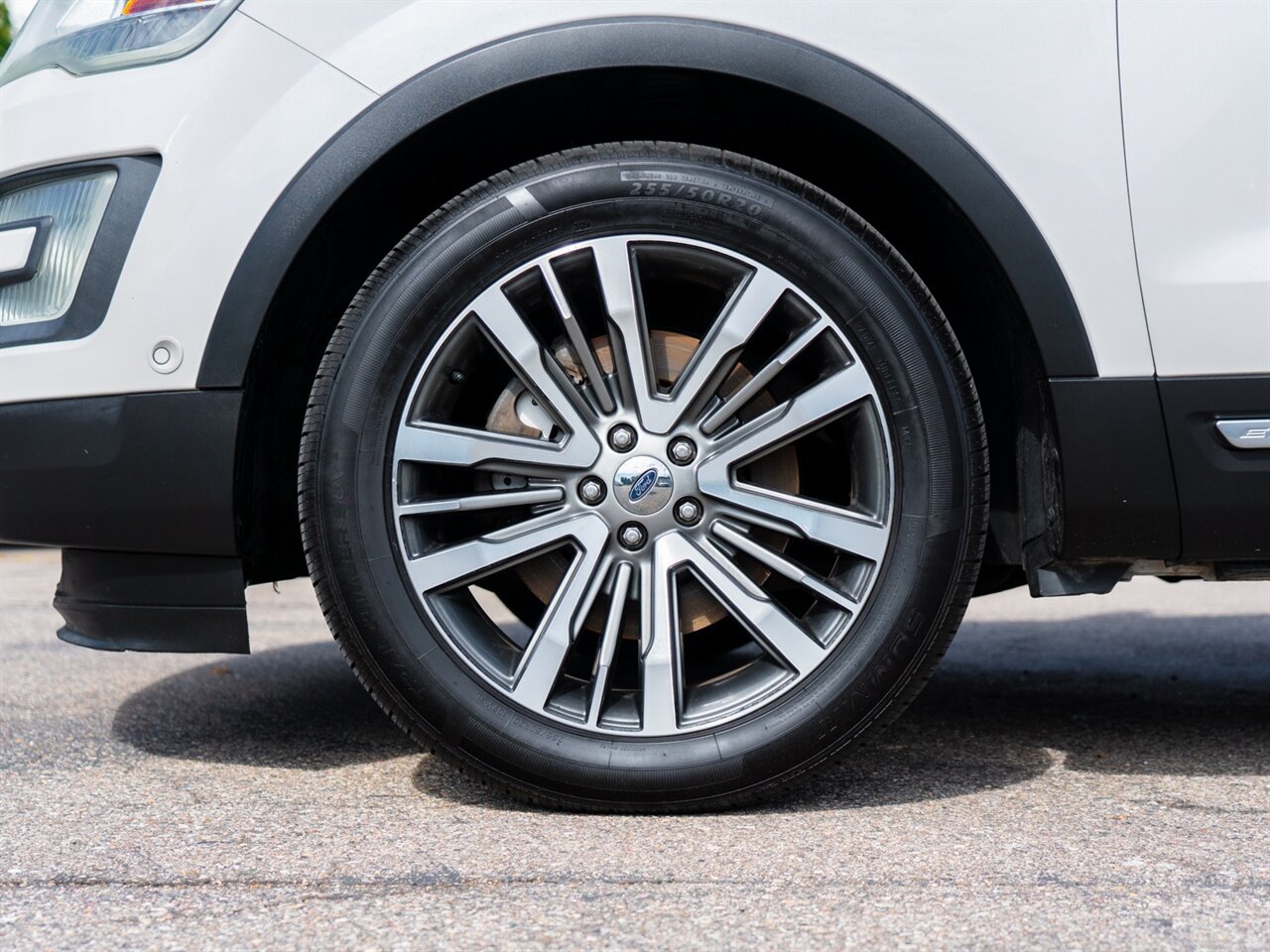 2017 Ford Explorer Platinum - Photo 46 - Washington, MI 48094