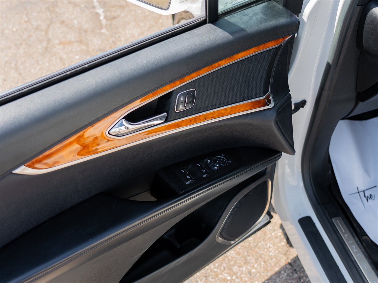 2016 Lincoln MKX Reserve photo 14