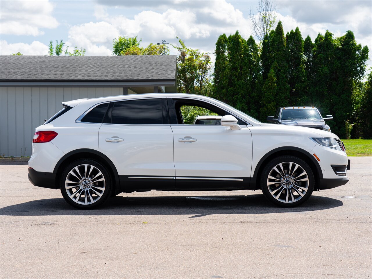 2016 Lincoln MKX Reserve photo 4