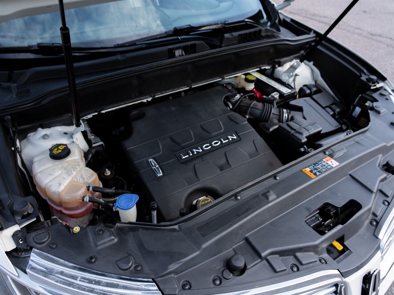 2016 Lincoln MKX Reserve photo 13