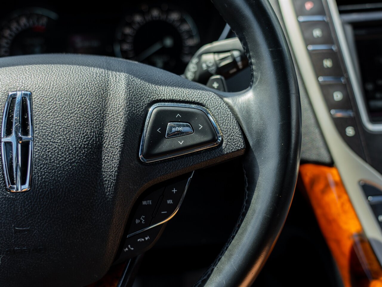 2016 Lincoln MKX Reserve photo 27