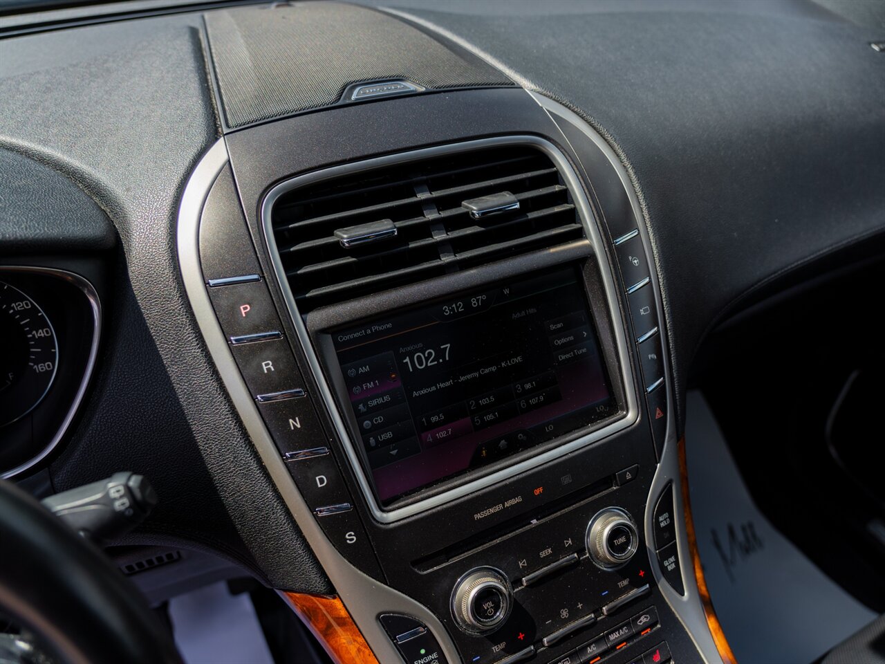 2016 Lincoln MKX Reserve photo 32