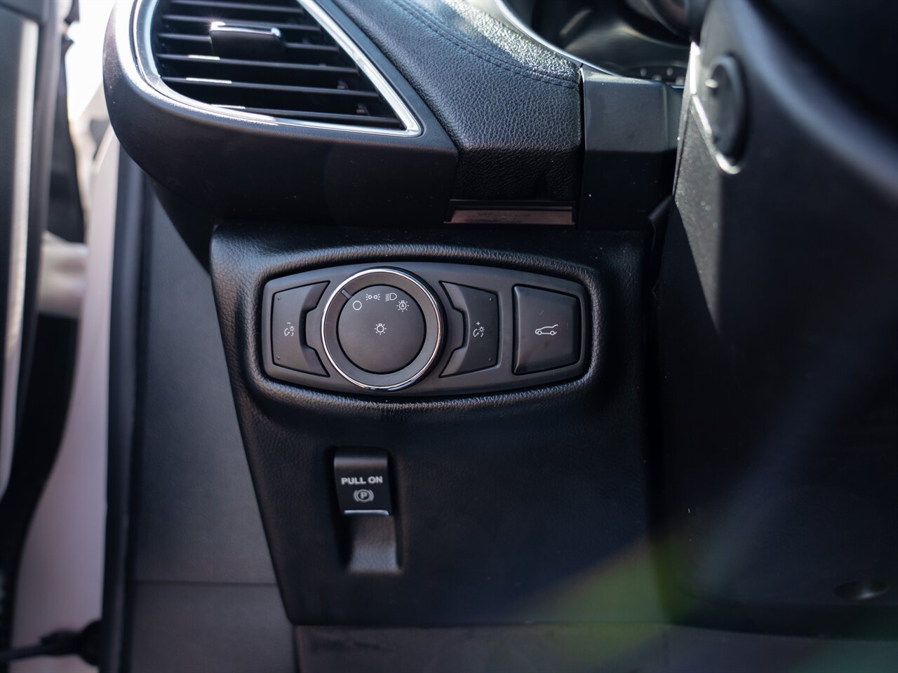 2016 Lincoln MKX Reserve photo 35