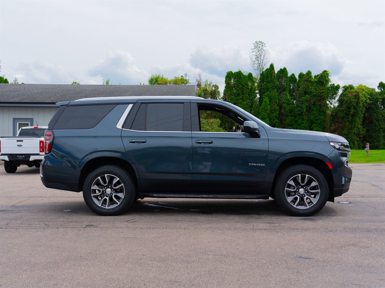 2021 Chevrolet Tahoe LS   - Photo 4 - Washington, MI 48094