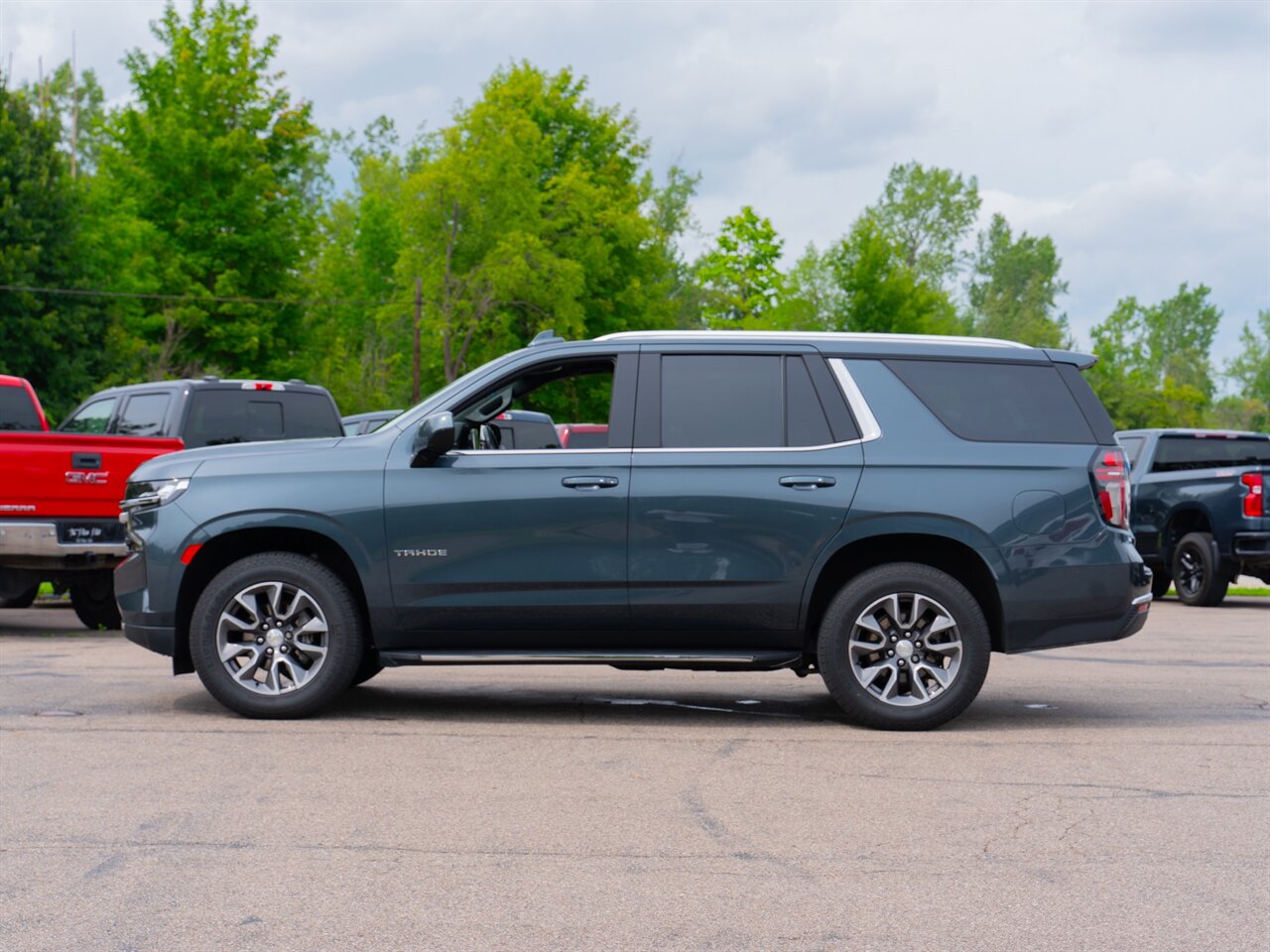 2021 Chevrolet Tahoe LS   - Photo 8 - Washington, MI 48094